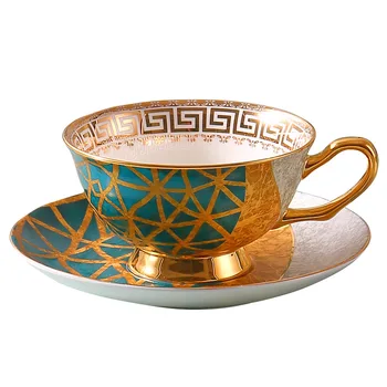 Креативная европейская роскошная красная чайная чашка из костяного фарфора, керамическое кофейное блюдо tazas de café, наборы чайных чашек и блюдец vajilla porcelana
